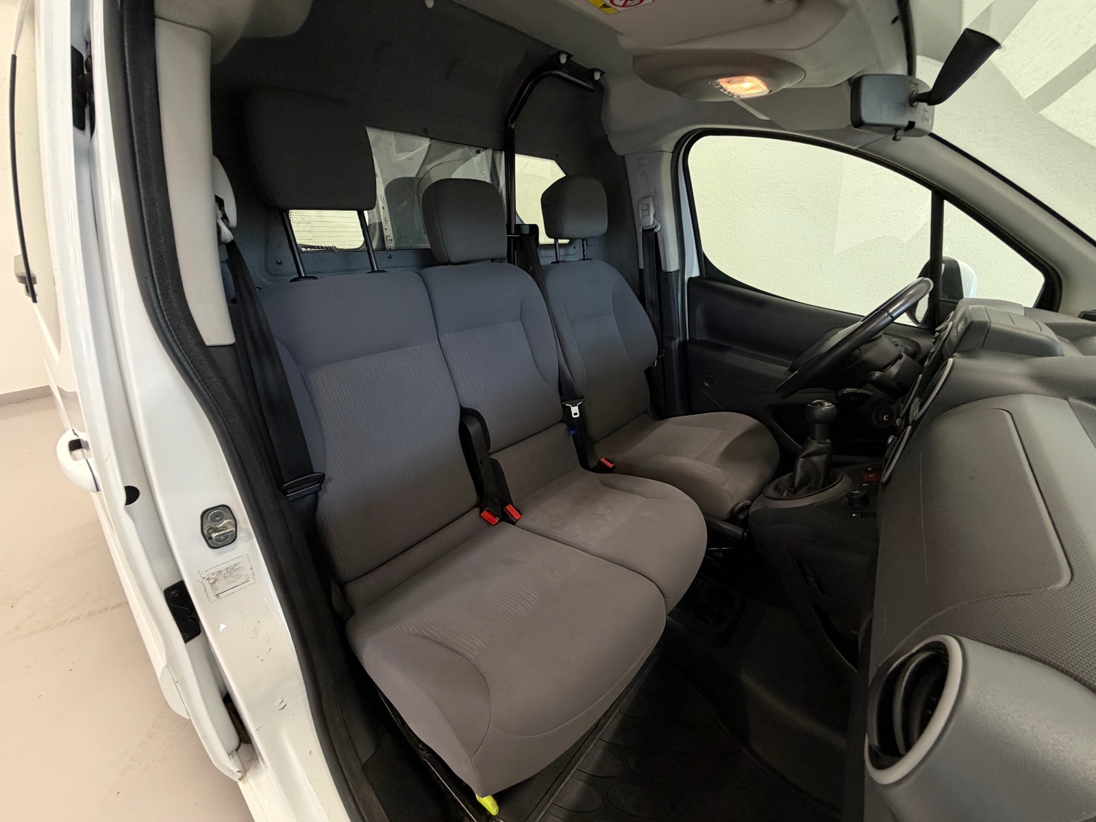 Peugeot 1.6 BLUEHDi 99HK | 3 SETER | 2X SKYVEDØRER | EU 2016 10