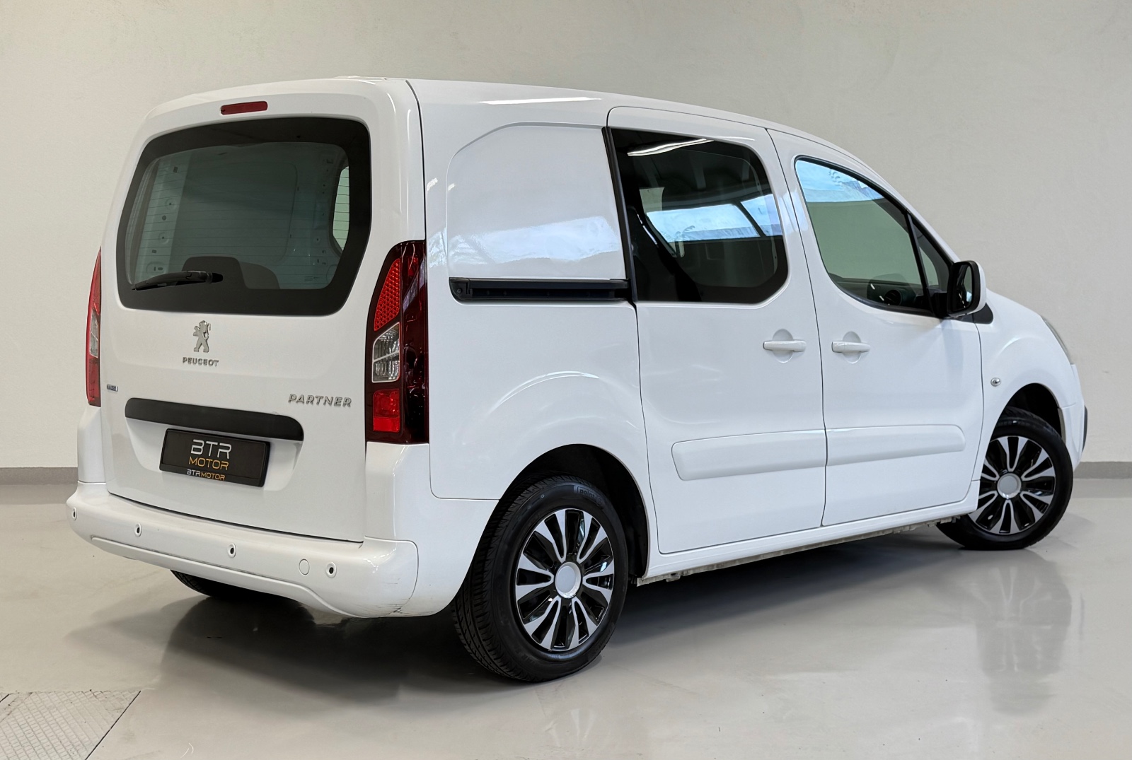 Peugeot 1.6 BLUEHDi 99HK | 3 SETER | 2X SKYVEDØRER | EU 2016 5