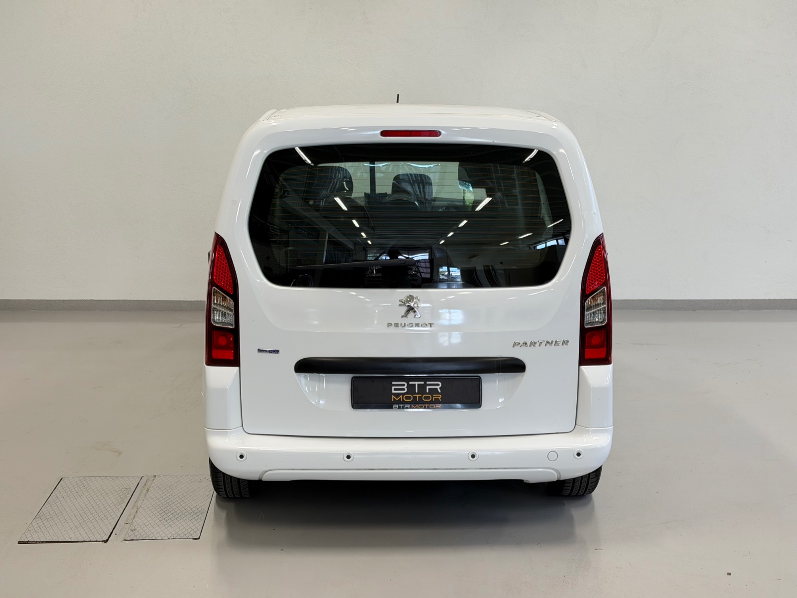 Peugeot 1.6 BLUEHDi 99HK | 3 SETER | 2X SKYVEDØRER | EU 2016 4