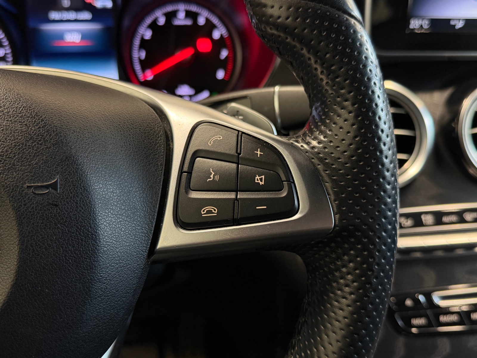 Mercedes-Benz 4MATIC AMG 327HK MULTIBEAM R.KAMERA HENGERFESTE SKINN++ 2018 29