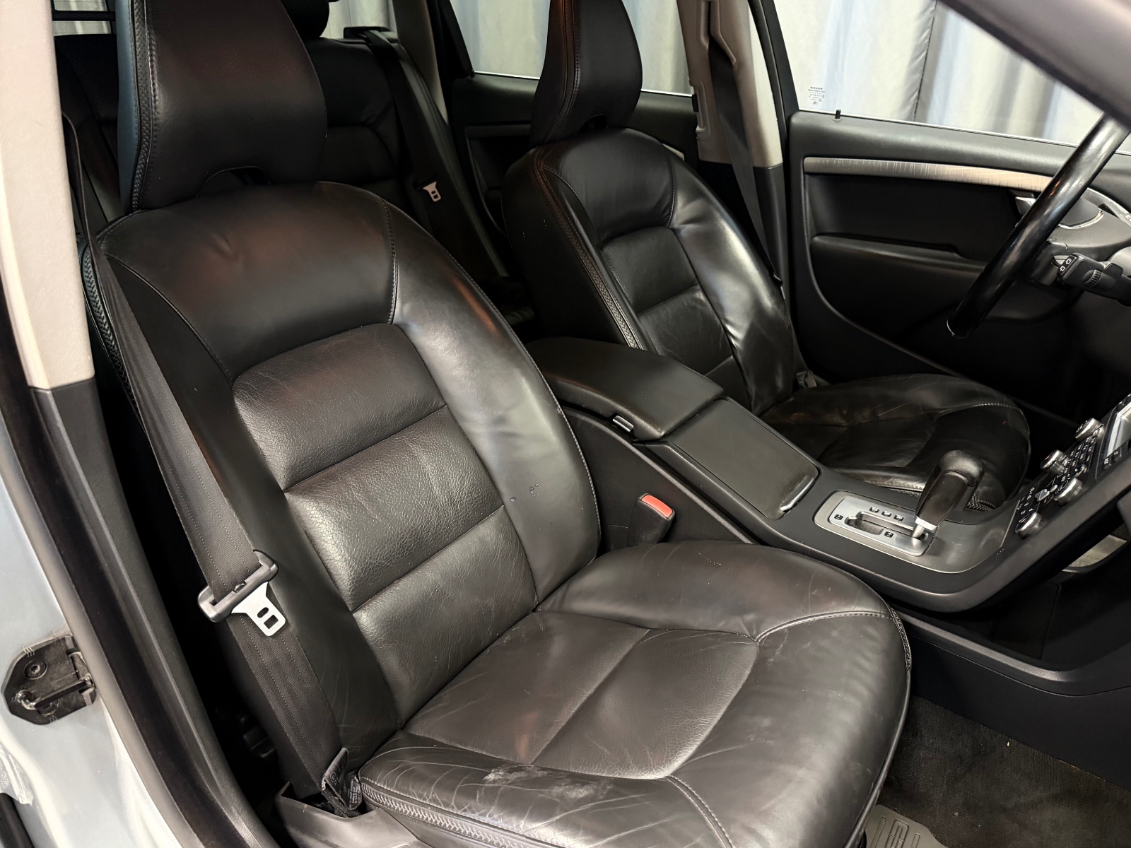 Volvo D5 2.4d 163HK AWD AUTOMAT SUMMUM NAVI H.FESTE CRUISE+ 2010 11