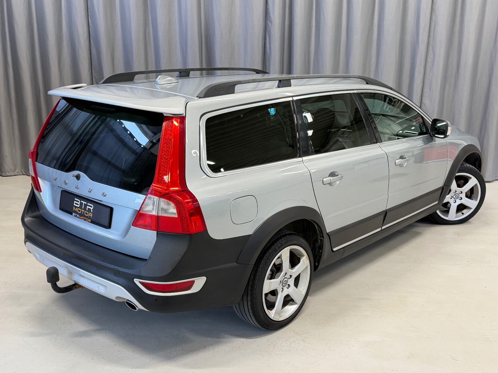 Volvo D5 2.4d 163HK AWD AUTOMAT SUMMUM NAVI H.FESTE CRUISE+ 2010 6