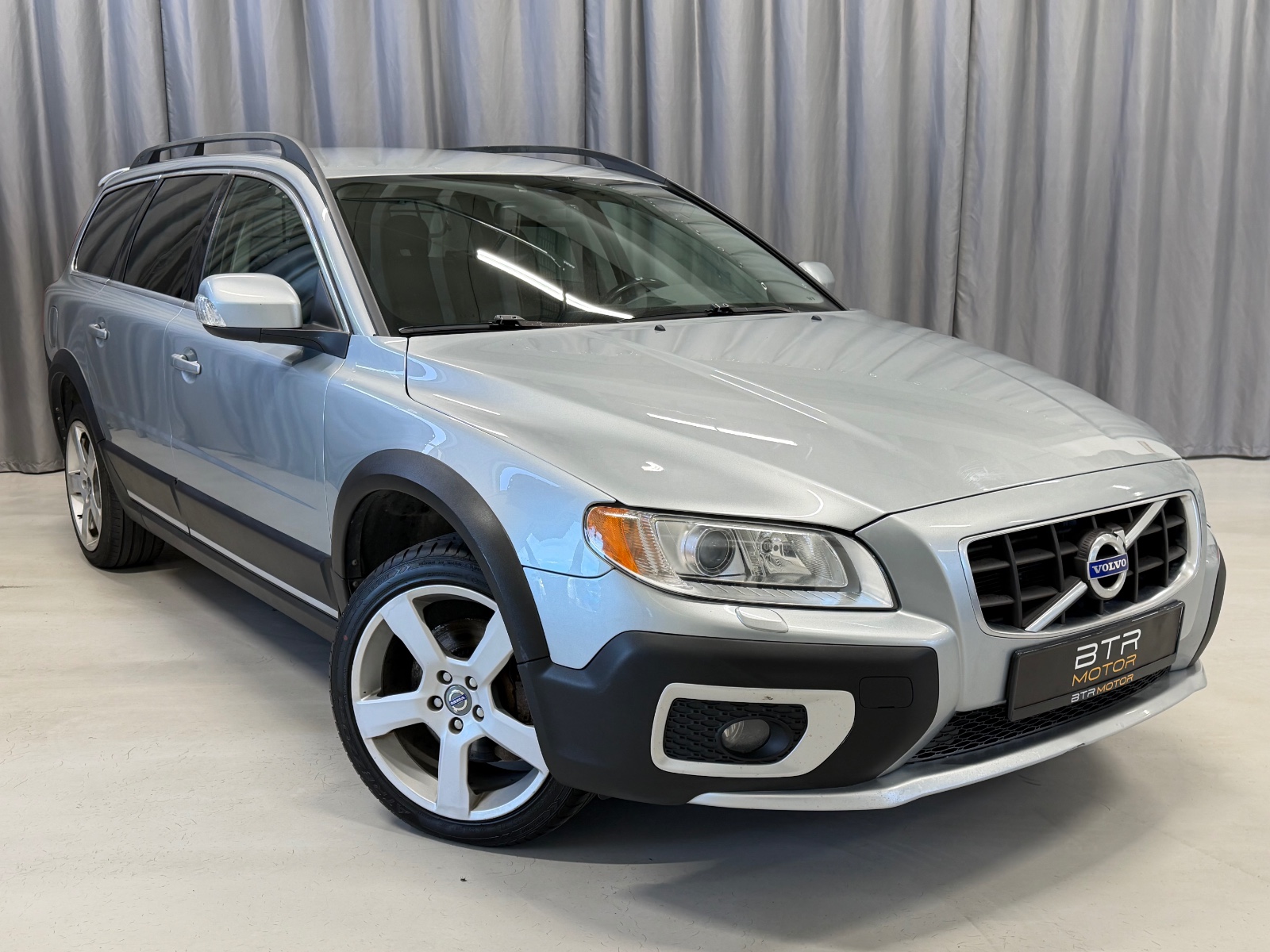 Volvo D5 2.4d 163HK AWD AUTOMAT SUMMUM NAVI H.FESTE CRUISE+ 2010 8