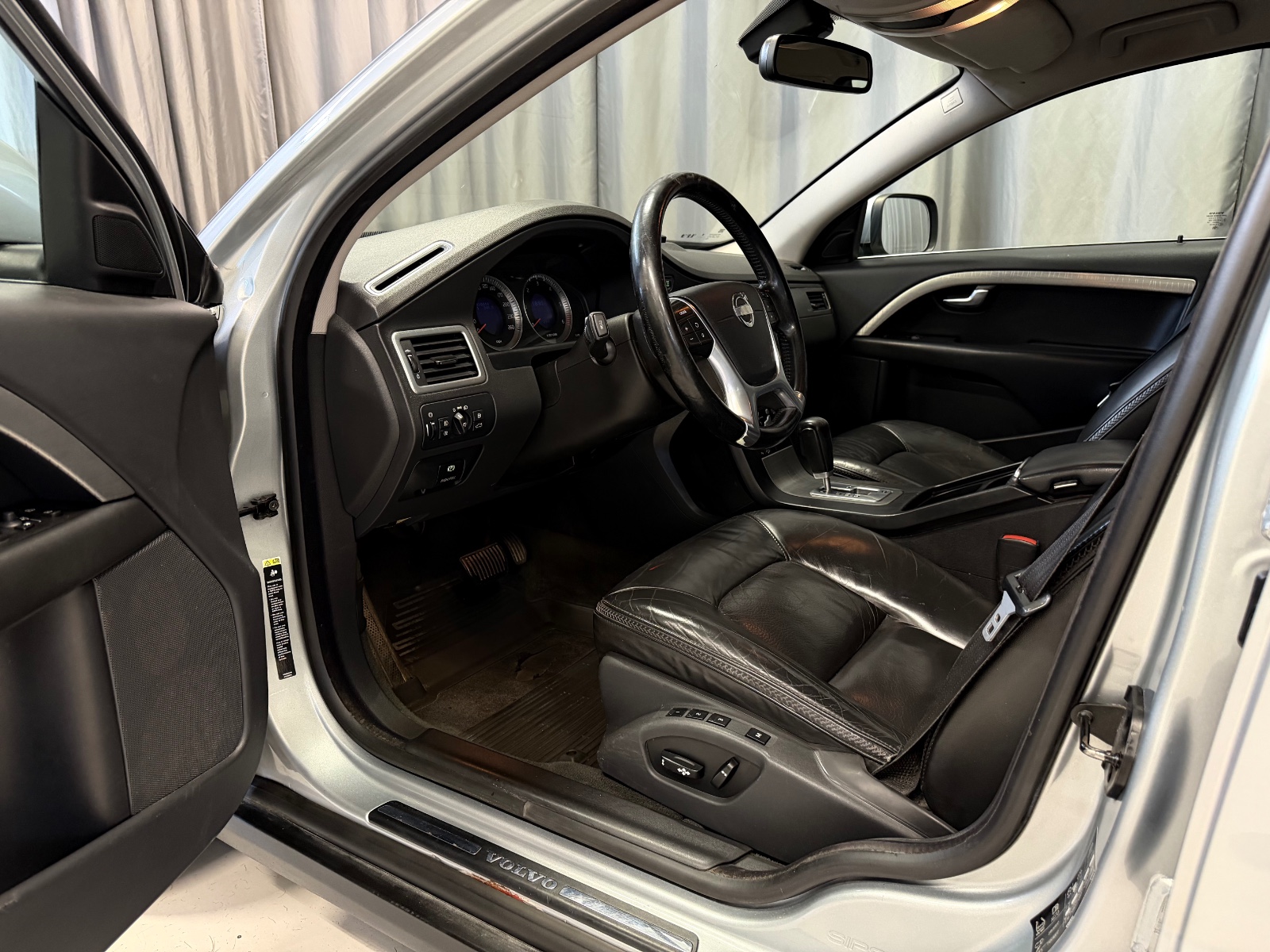 Volvo D5 2.4d 163HK AWD AUTOMAT SUMMUM NAVI H.FESTE CRUISE+ 2010 15