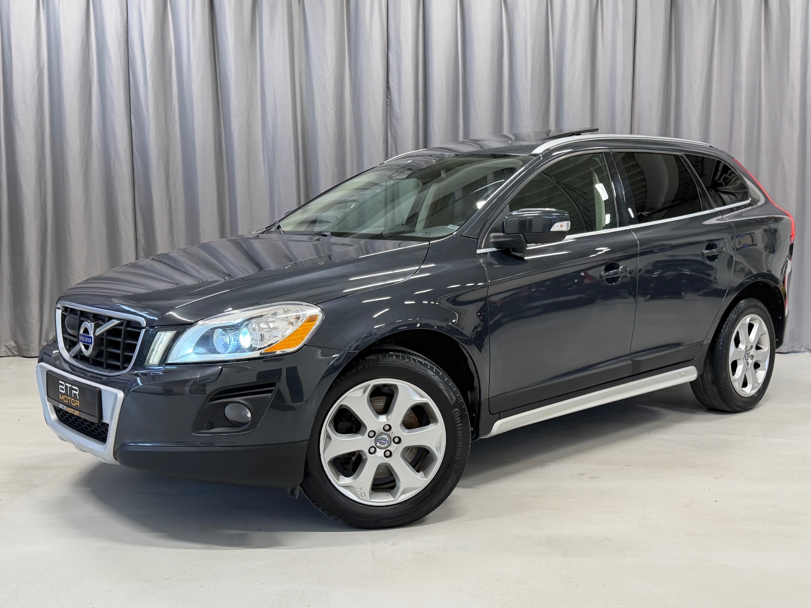 Volvo 2.4D D5 AWD 163HK AUTOMAT CRUISE SKINN PANO NAVI SUMMUM 2010 2