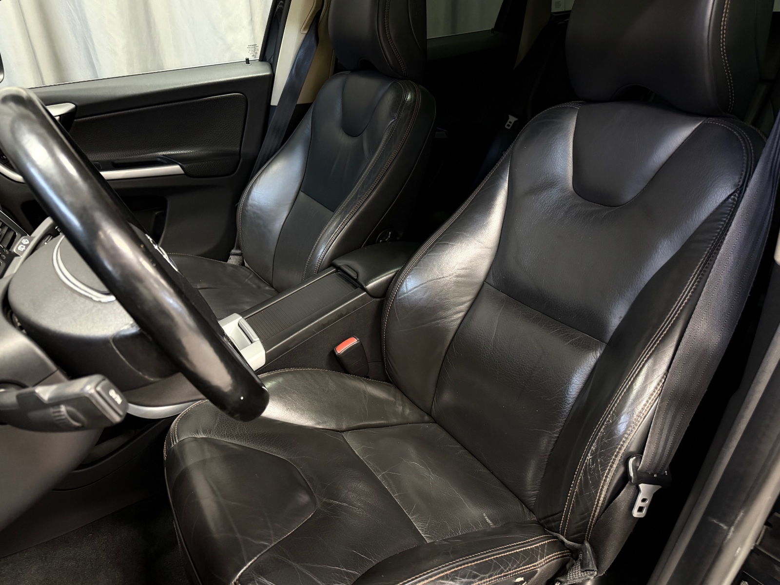 Volvo 2.4D D5 AWD 163HK AUTOMAT CRUISE SKINN PANO NAVI SUMMUM 2010 20