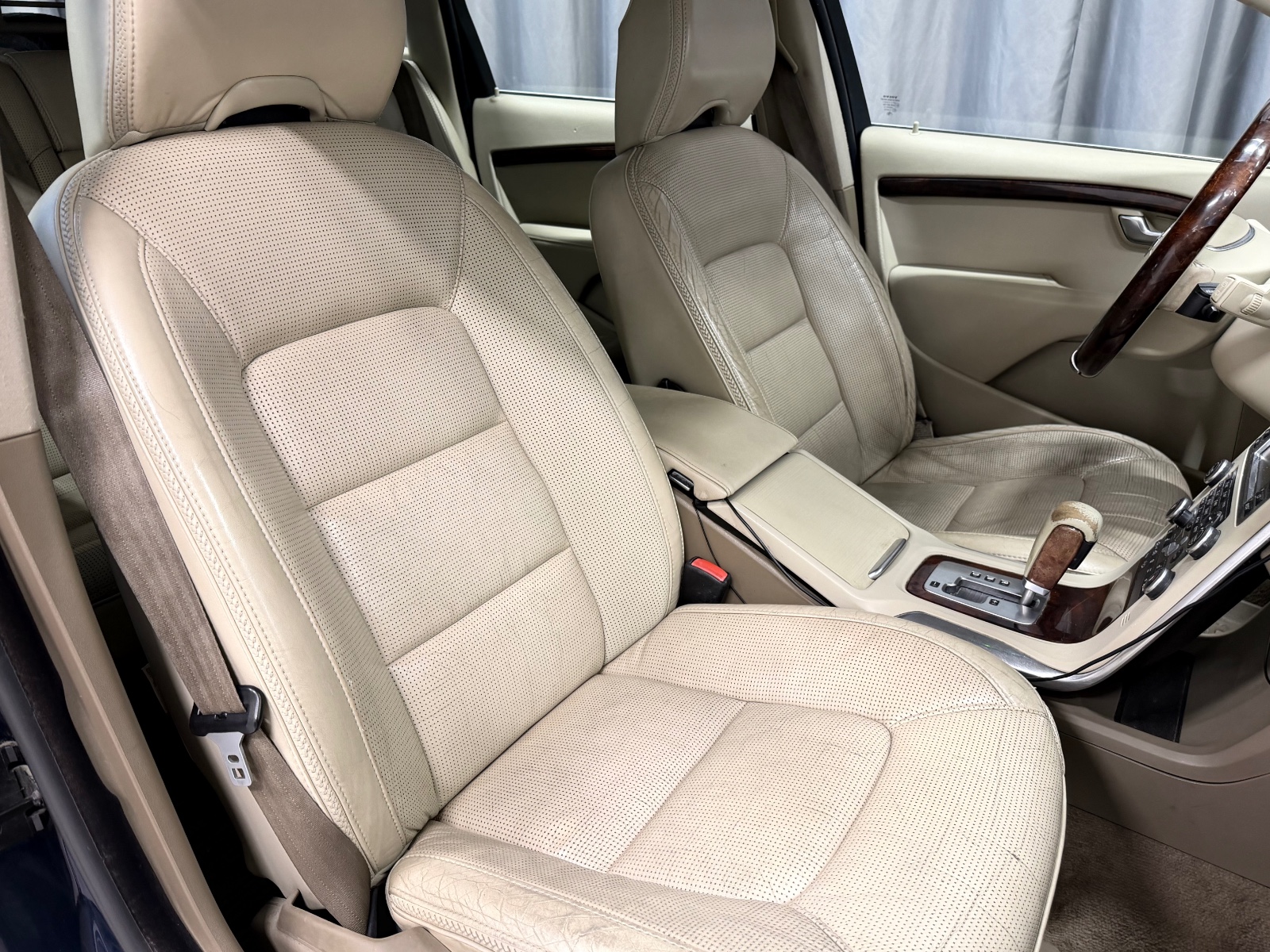 Volvo D3 AWD 163HK Automat Summum Skinn Navi CC HengerFeste+ 2011 11