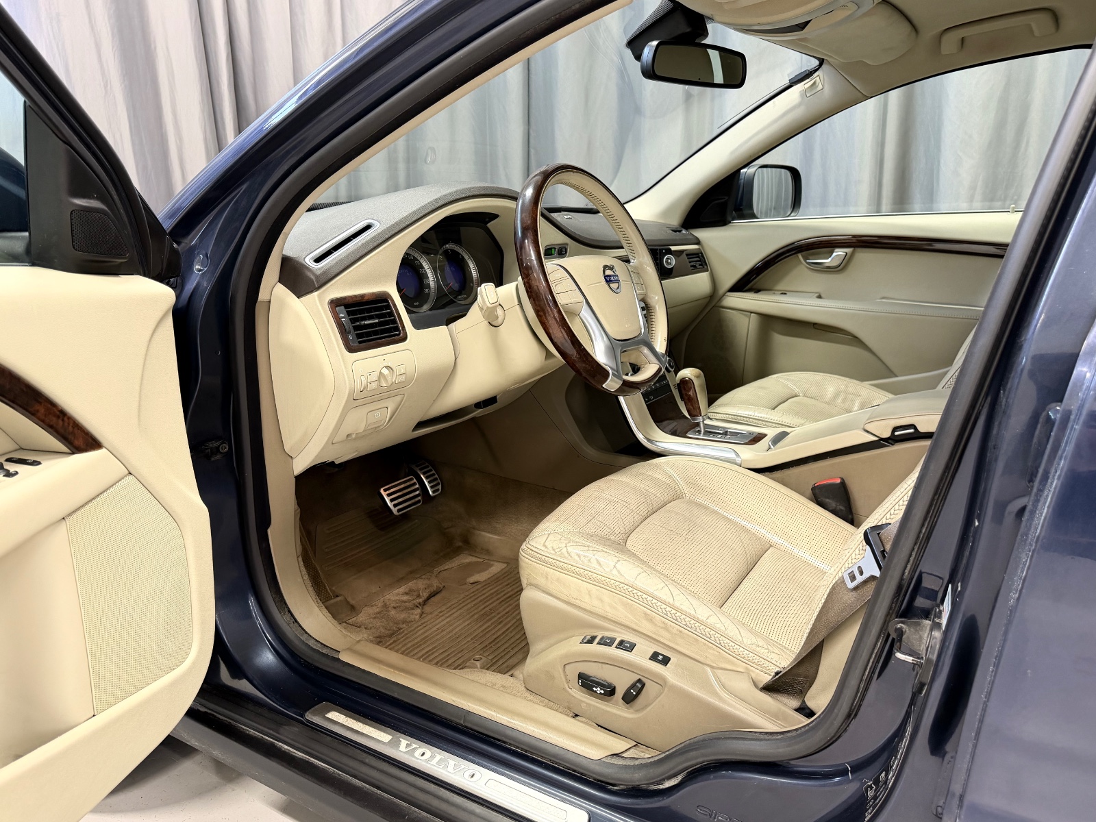 Volvo D3 AWD 163HK Automat Summum Skinn Navi CC HengerFeste+ 2011 16