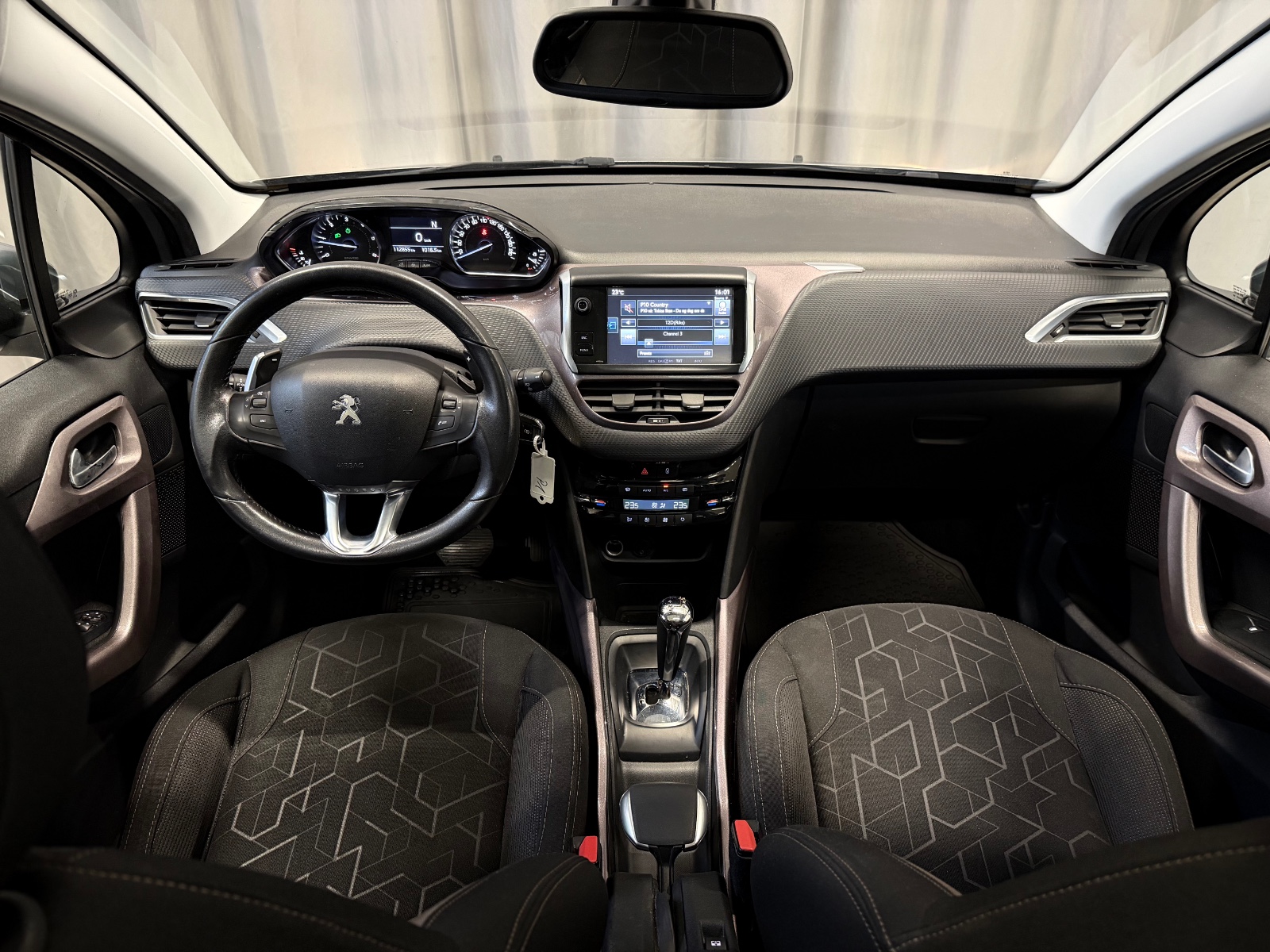 Peugeot 1.6 e-HDi 92HK Automat Allure Navi R.Kamera CC H.Feste 2008 24