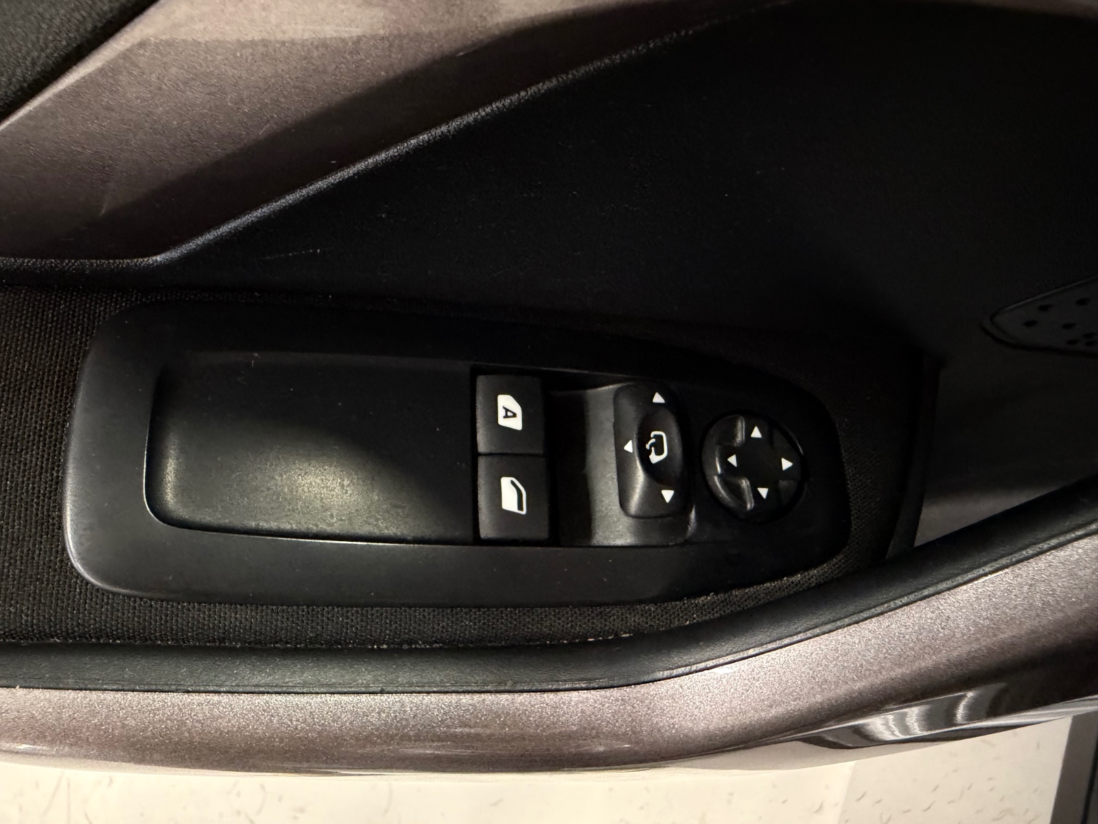 Peugeot 1.6 e-HDi 92HK Automat Allure Navi R.Kamera CC H.Feste 2008 19