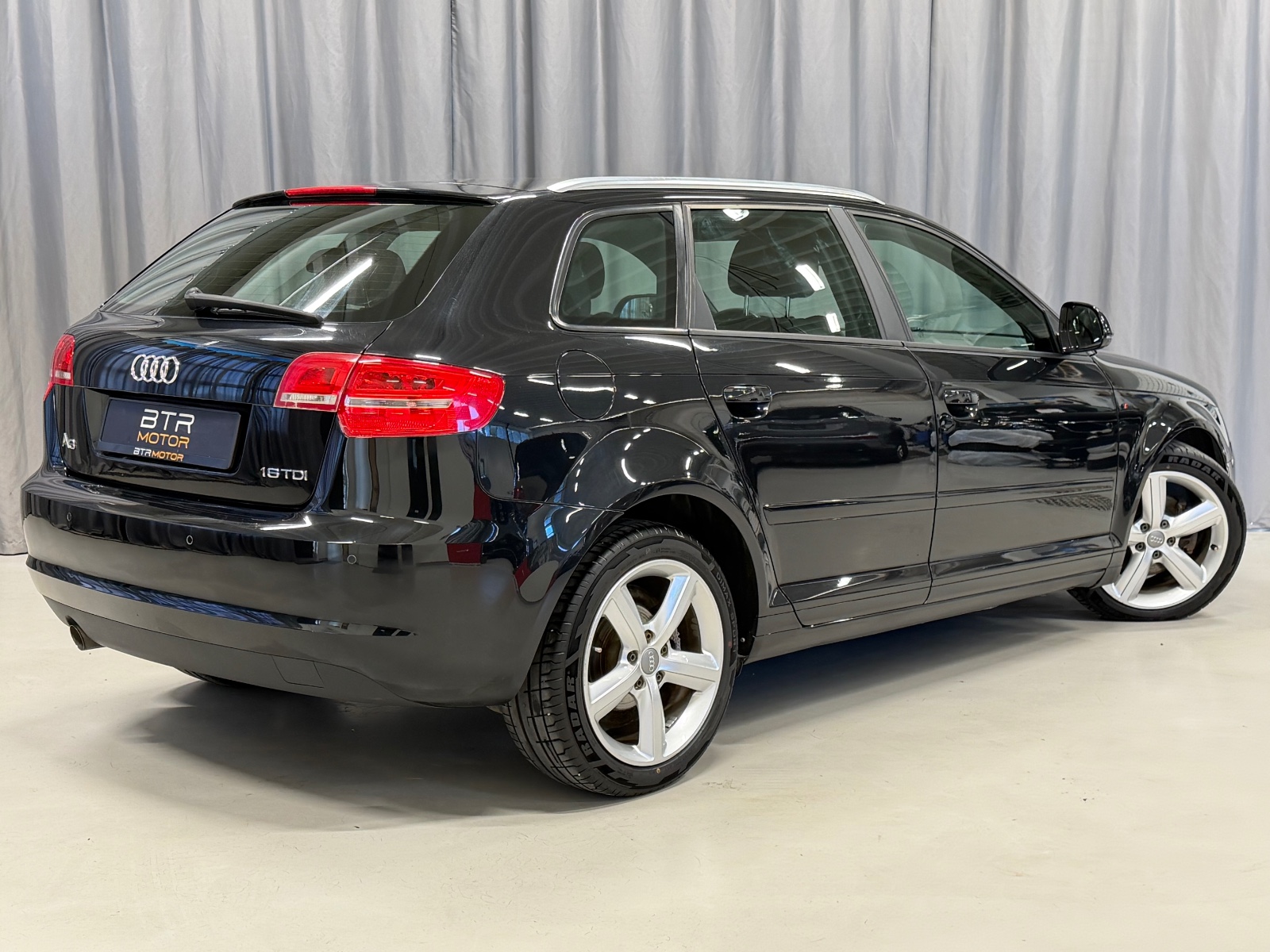 Audi S-LINE 1.6TDI 105HK DSG AUTOMAT CRUISE ISOFIX XENON AUX 2010 6