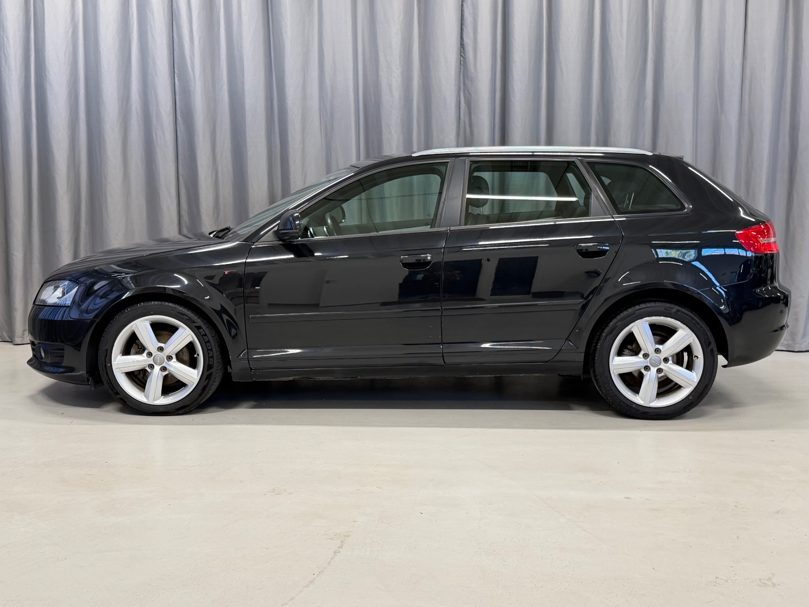 Audi S-LINE 1.6TDI 105HK DSG AUTOMAT CRUISE ISOFIX XENON AUX 2010 3