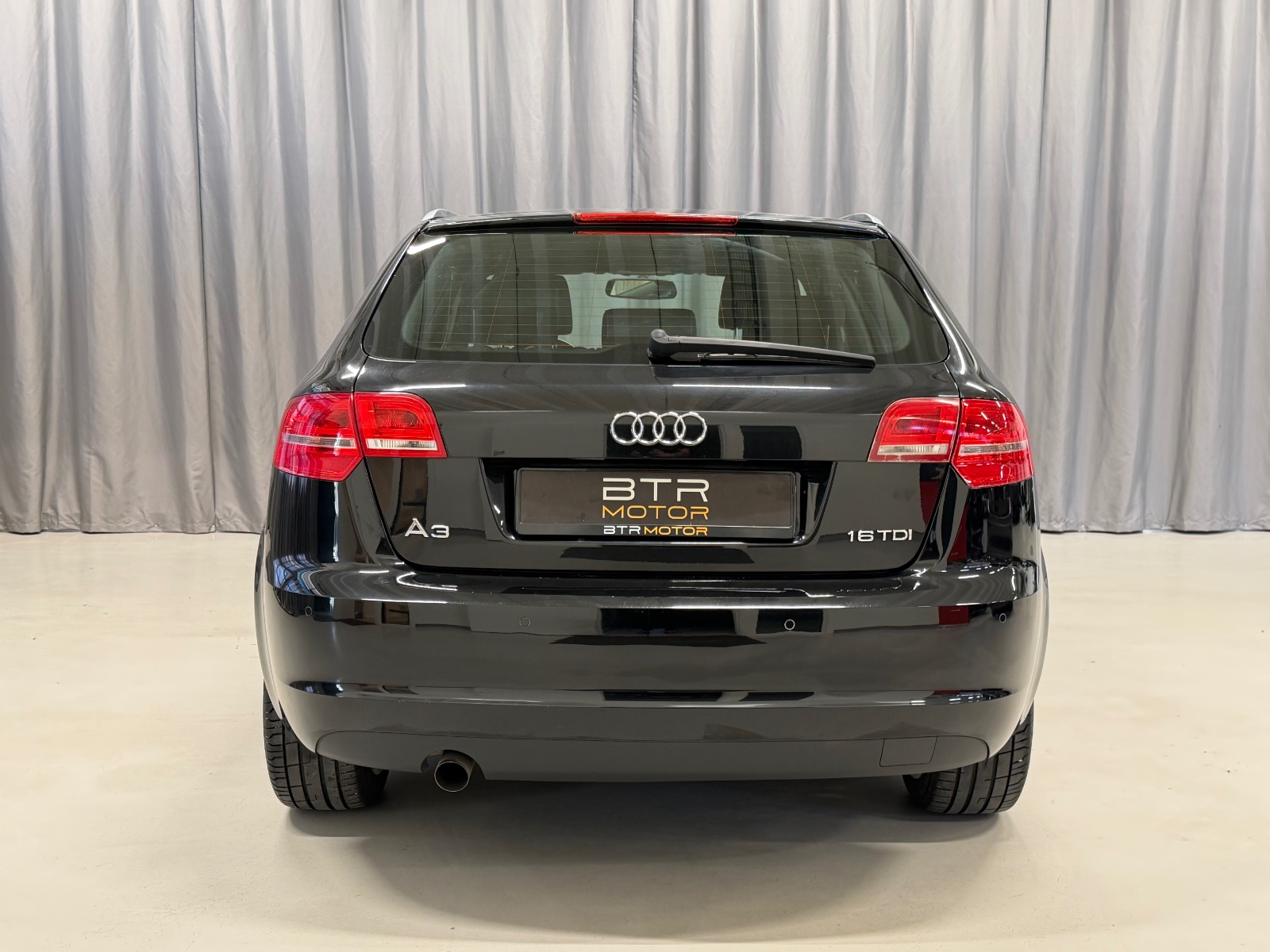 Audi S-LINE 1.6TDI 105HK DSG AUTOMAT CRUISE ISOFIX XENON AUX 2010 5