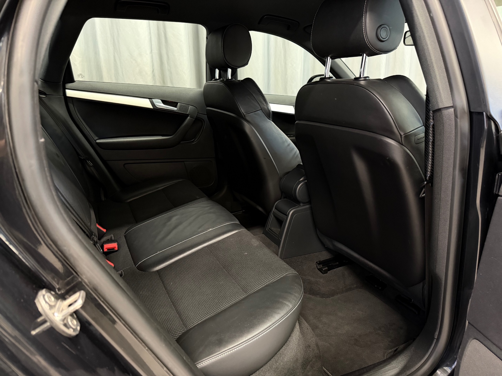 Audi S-LINE 1.6TDI 105HK DSG AUTOMAT CRUISE ISOFIX XENON AUX 2010 12