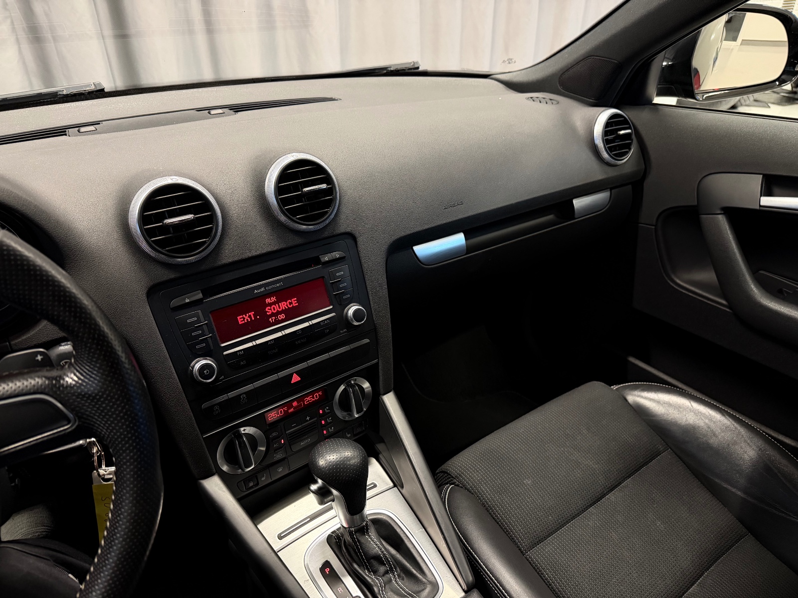 Audi S-LINE 1.6TDI 105HK DSG AUTOMAT CRUISE ISOFIX XENON AUX 2010 25
