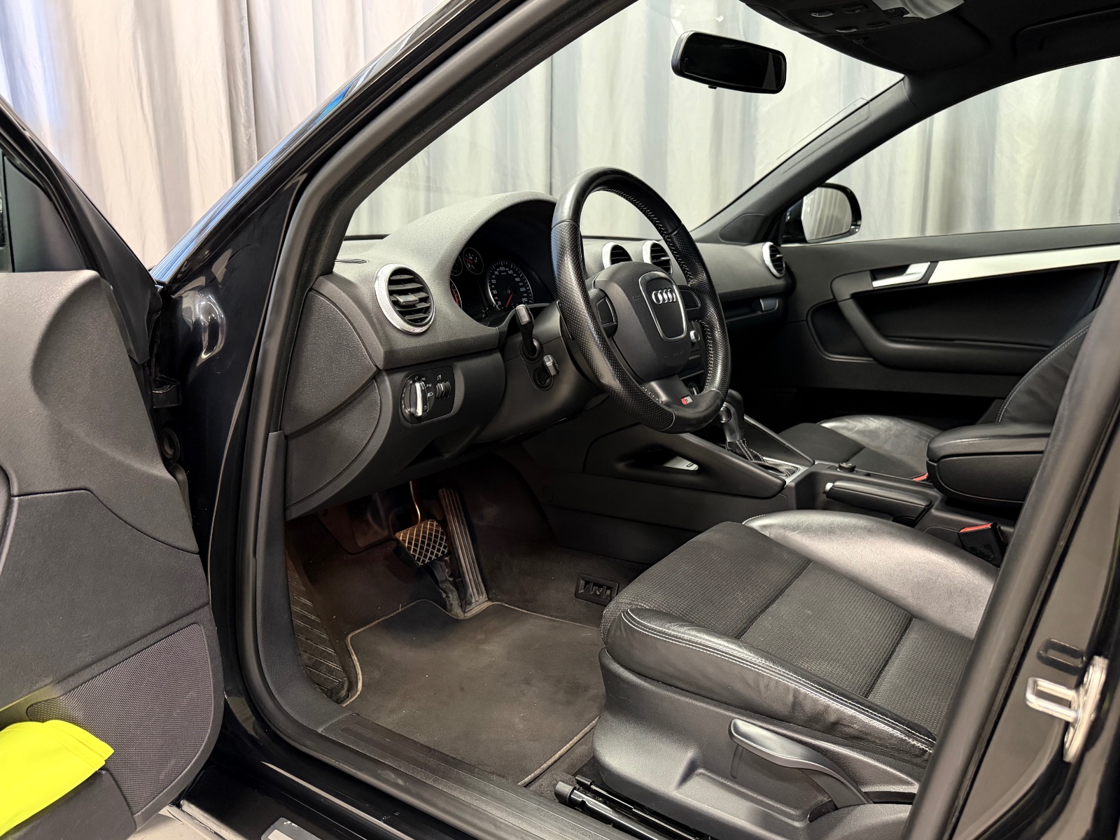 Audi S-LINE 1.6TDI 105HK DSG AUTOMAT CRUISE ISOFIX XENON AUX 2010 18