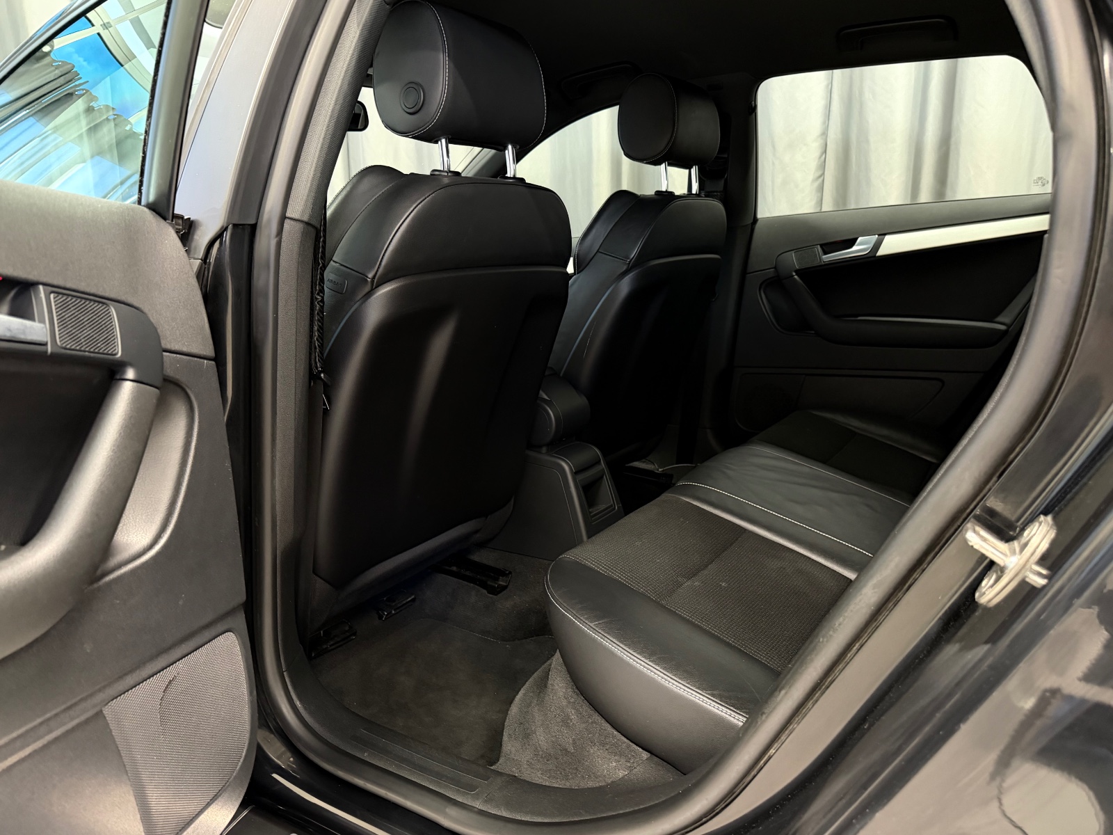 Audi S-LINE 1.6TDI 105HK DSG AUTOMAT CRUISE ISOFIX XENON AUX 2010 17