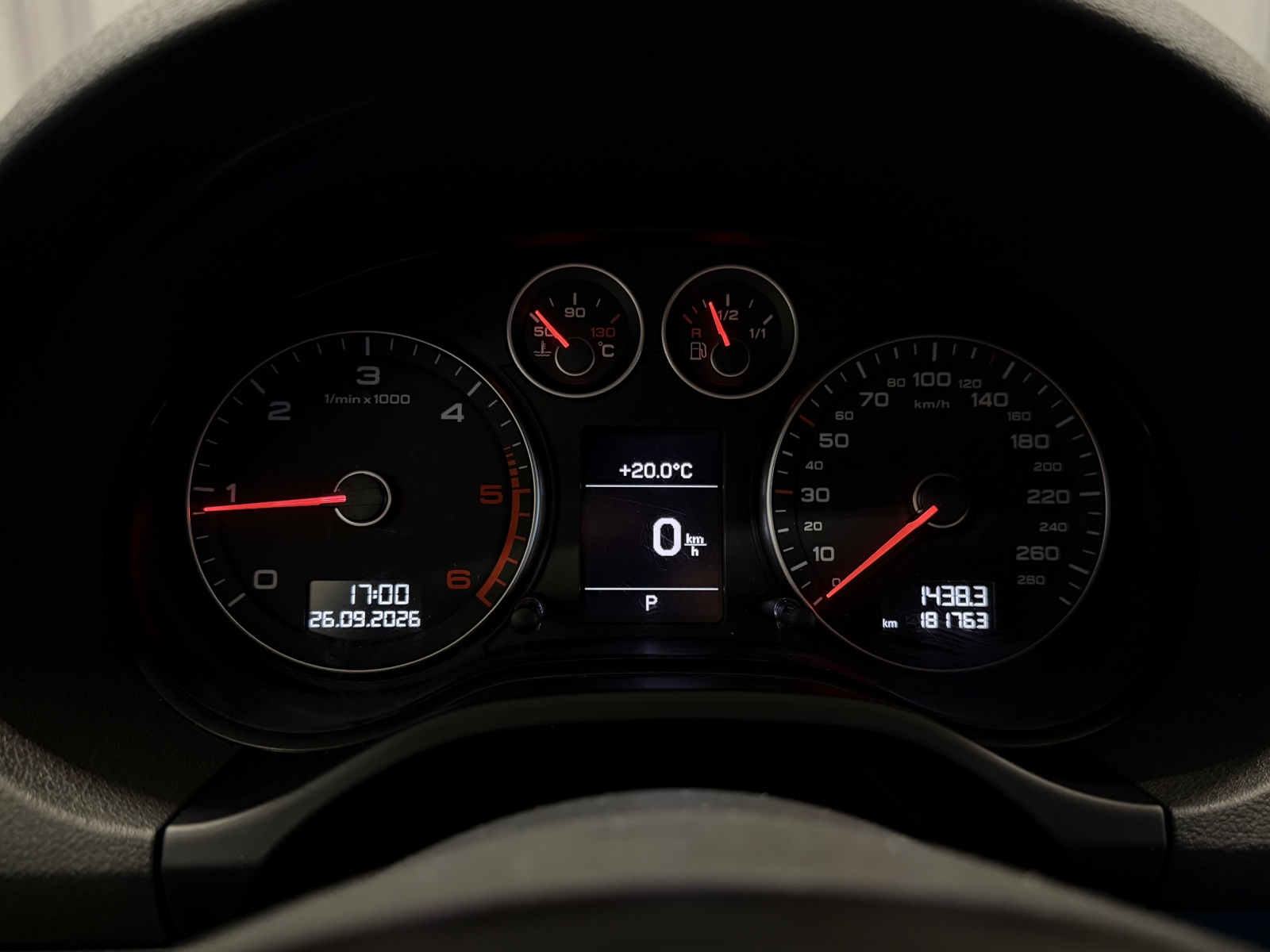 Audi S-LINE 1.6TDI 105HK DSG AUTOMAT CRUISE ISOFIX XENON AUX 2010 24