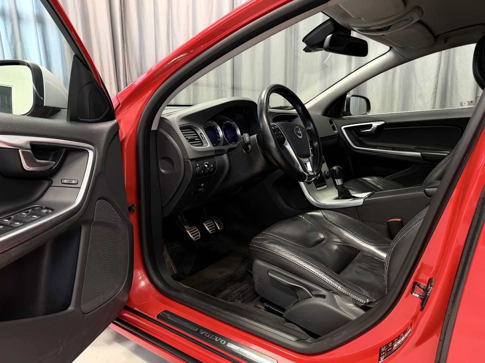 Volvo D2 (114 HK) R-Design S.Seter Navi CC BLUETOOTH 2013 19