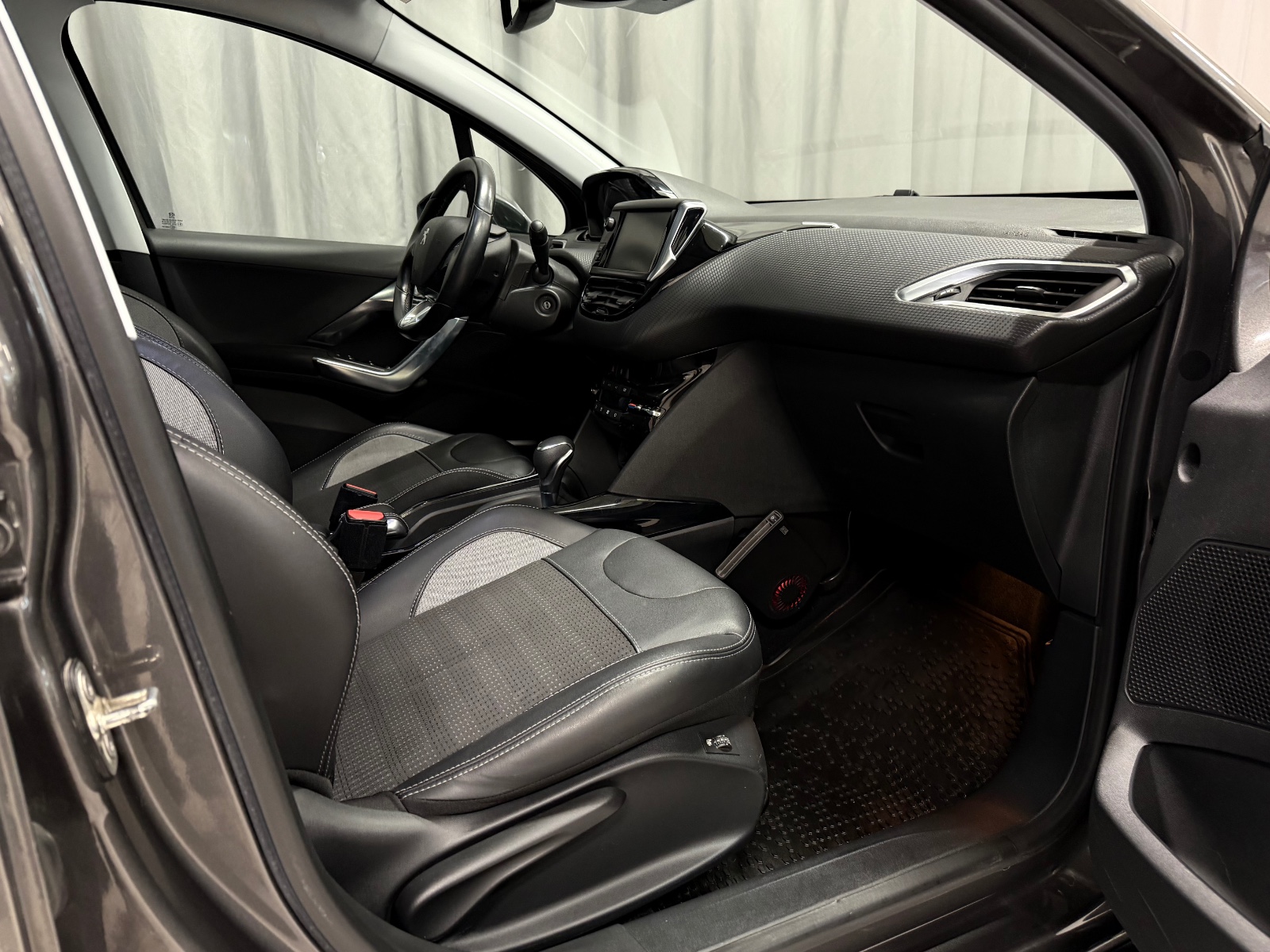 Peugeot 1.2 110HK PURE TECH 2019 10