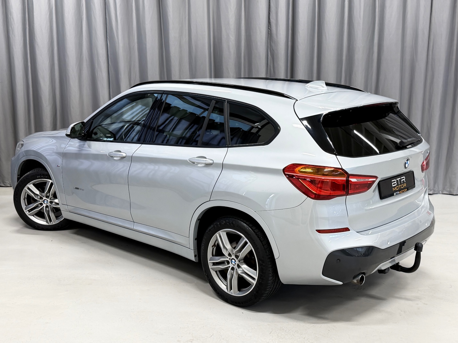BMW xDrive18d 150HK M-SPORT/H.FESTE/HUD/NAVI/RYGGEKAMERA 2017 4
