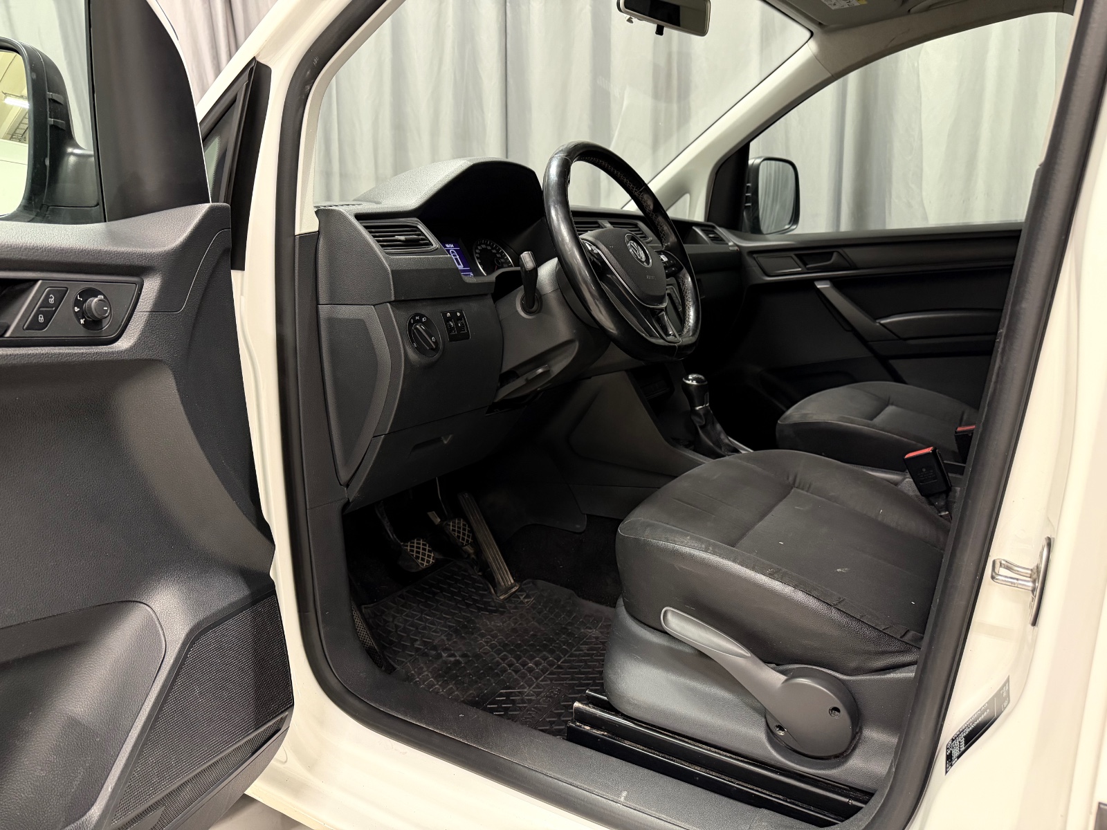 Volkswagen 2.0 TDI 122HK 4MOTION MANUELL/H.FESTE/CC/NAVI/EU 2017 15