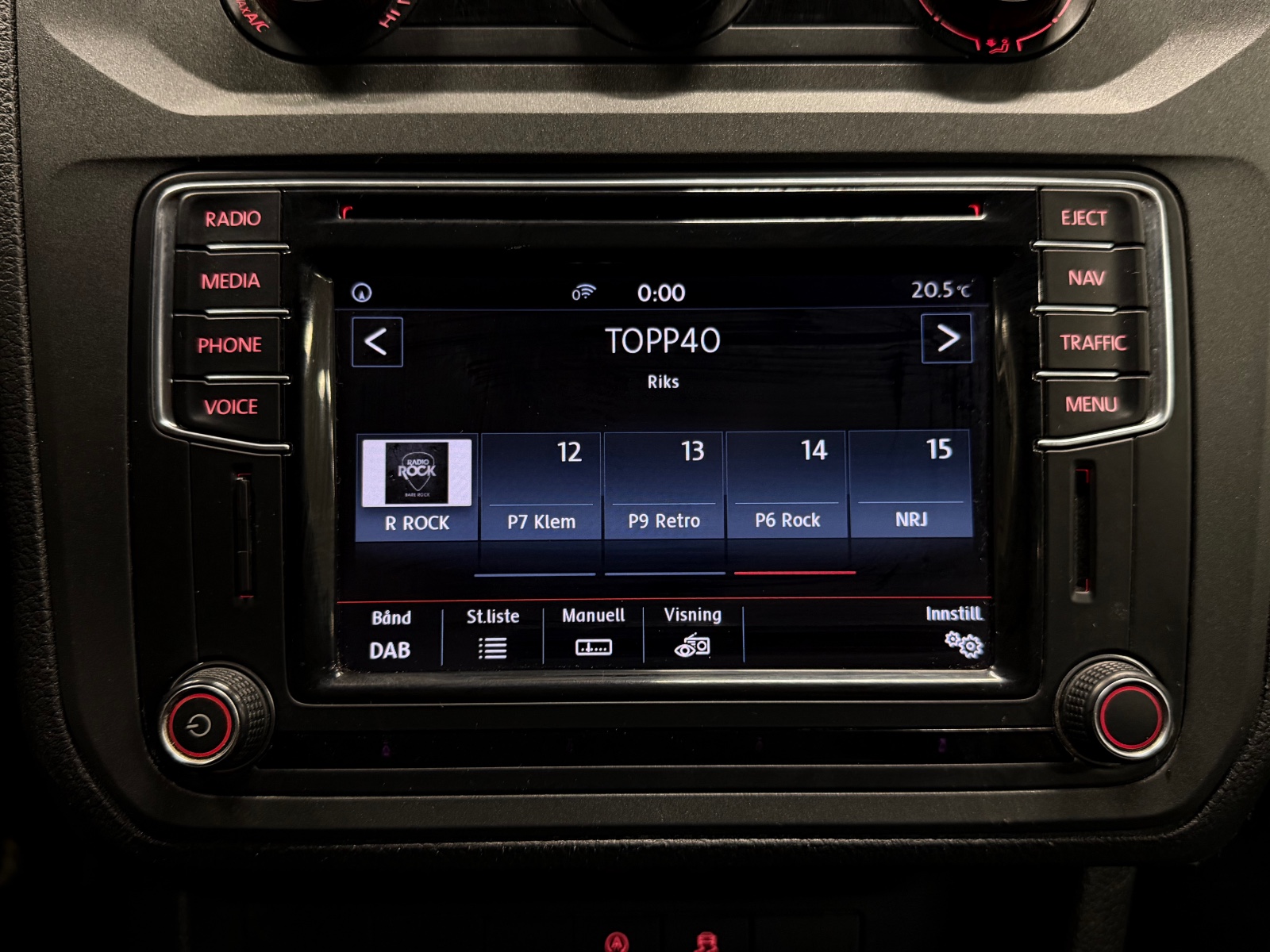 Volkswagen 2.0 TDI 122HK 4MOTION MANUELL/H.FESTE/CC/NAVI/EU 2017 29