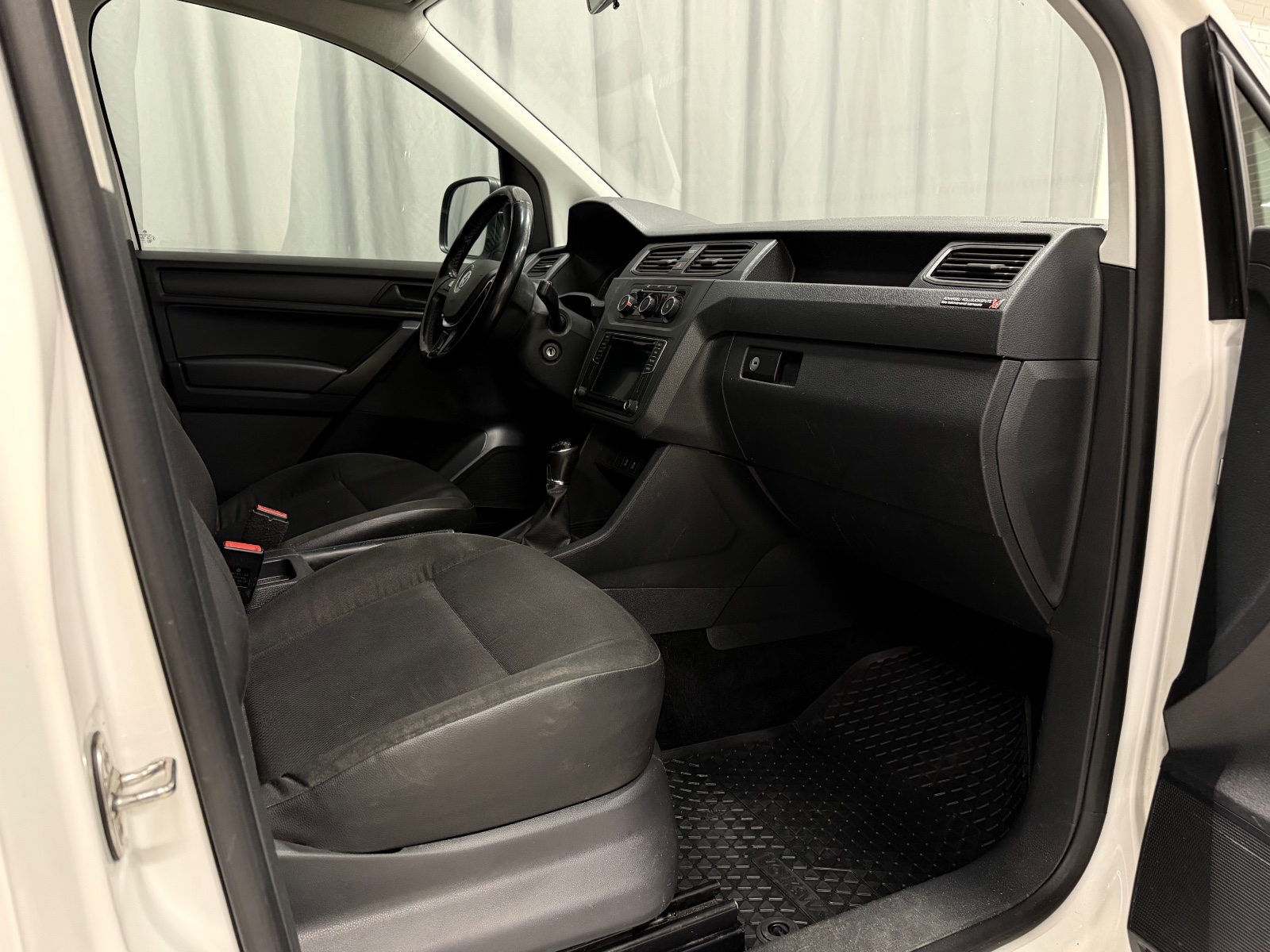 Volkswagen 2.0 TDI 122HK 4MOTION MANUELL/H.FESTE/CC/NAVI/EU 2017 9