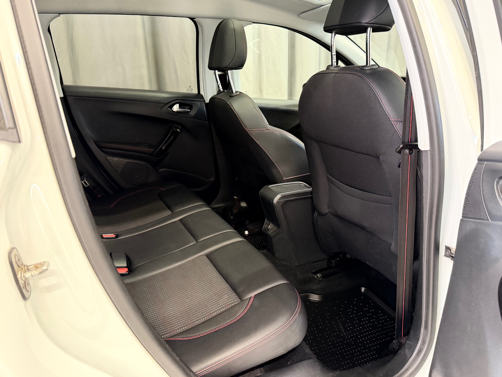 Peugeot 1.2 PURETECH 110HK/GT/CRUISE/RYGEKAMERA/H.FESTE/EU2028 2016 94