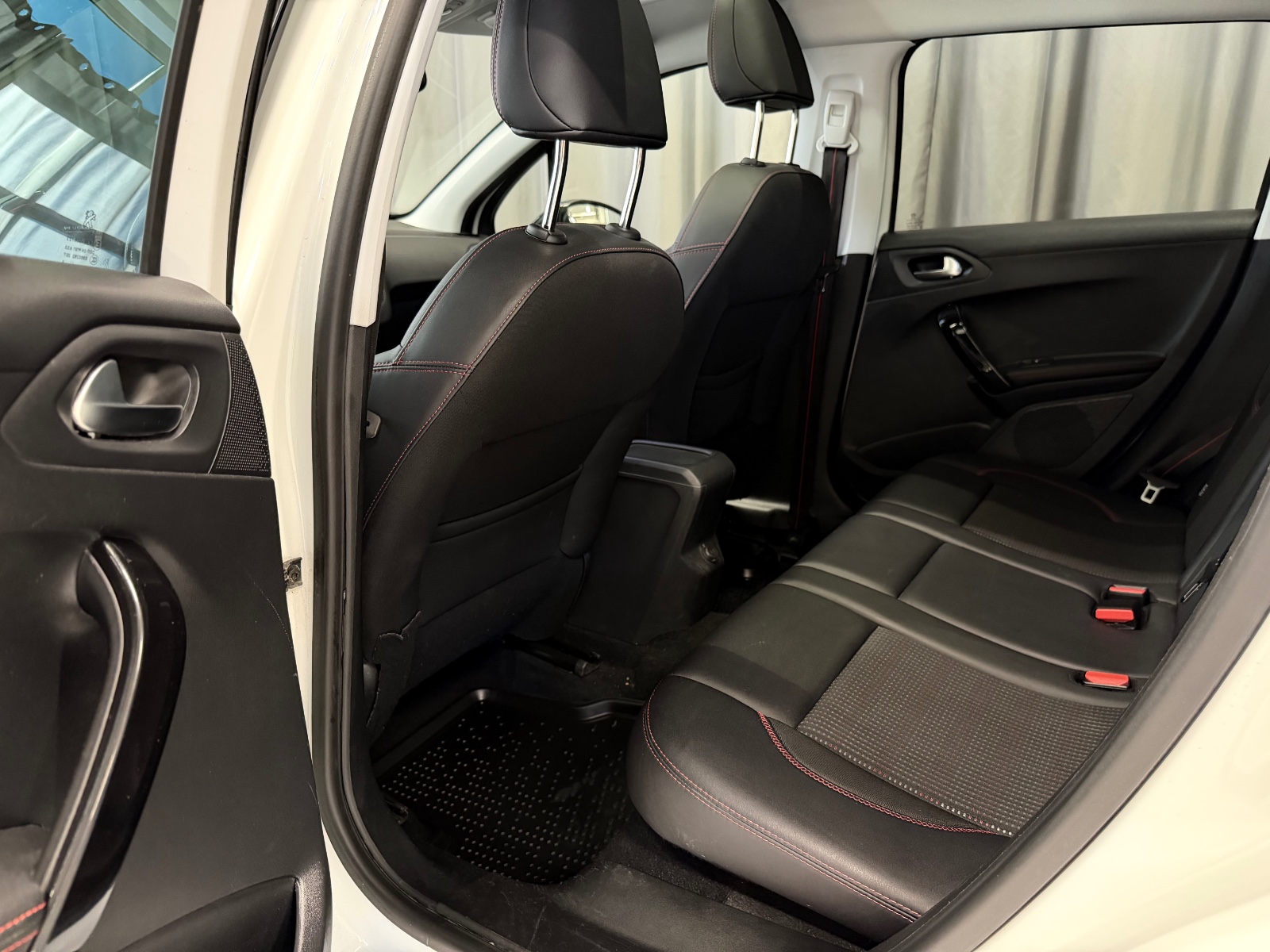 Peugeot 1.2 PURETECH 110HK/GT/CRUISE/RYGEKAMERA/H.FESTE/EU2028 2016 86