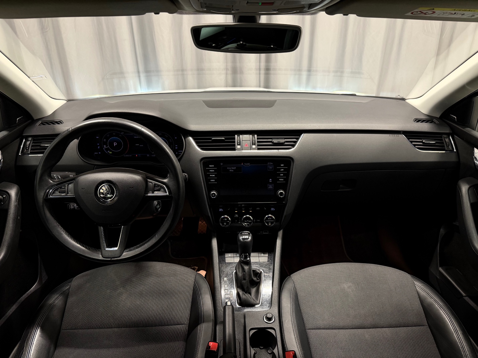 Skoda 2.0 TDI 150HK STYLE/4x4/WEBASTO/H.FESTE/ACC/NAVI/R.KAM 2019 23