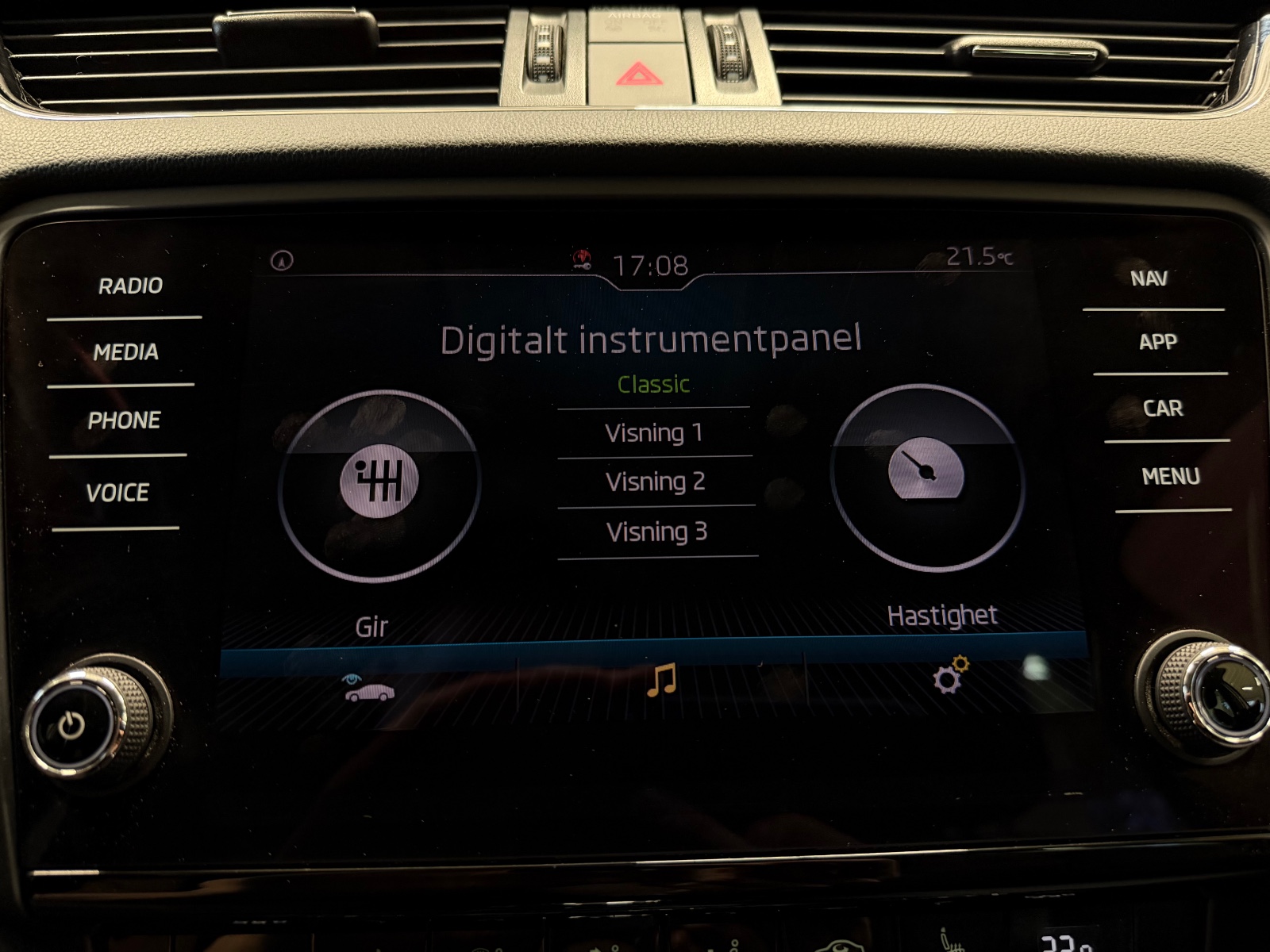 Skoda 2.0 TDI 150HK STYLE/4x4/WEBASTO/H.FESTE/ACC/NAVI/R.KAM 2019 38