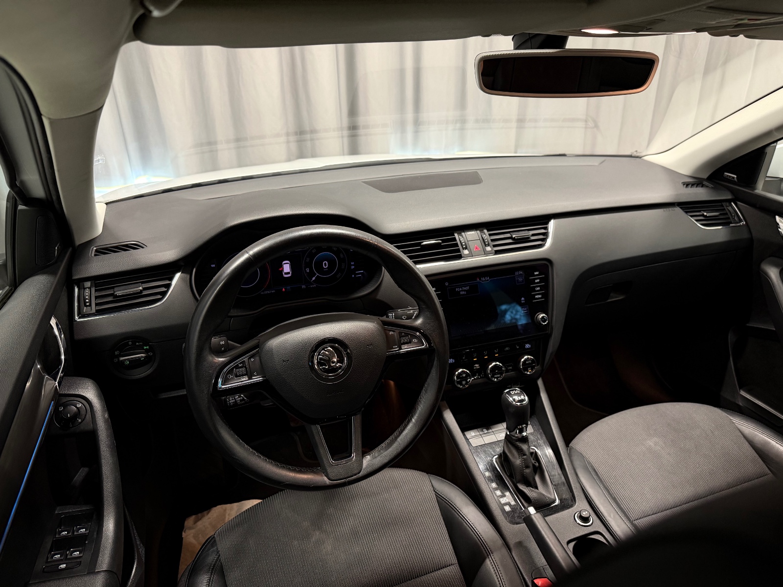 Skoda 2.0 TDI 150HK STYLE/4x4/WEBASTO/H.FESTE/ACC/NAVI/R.KAM 2019 22