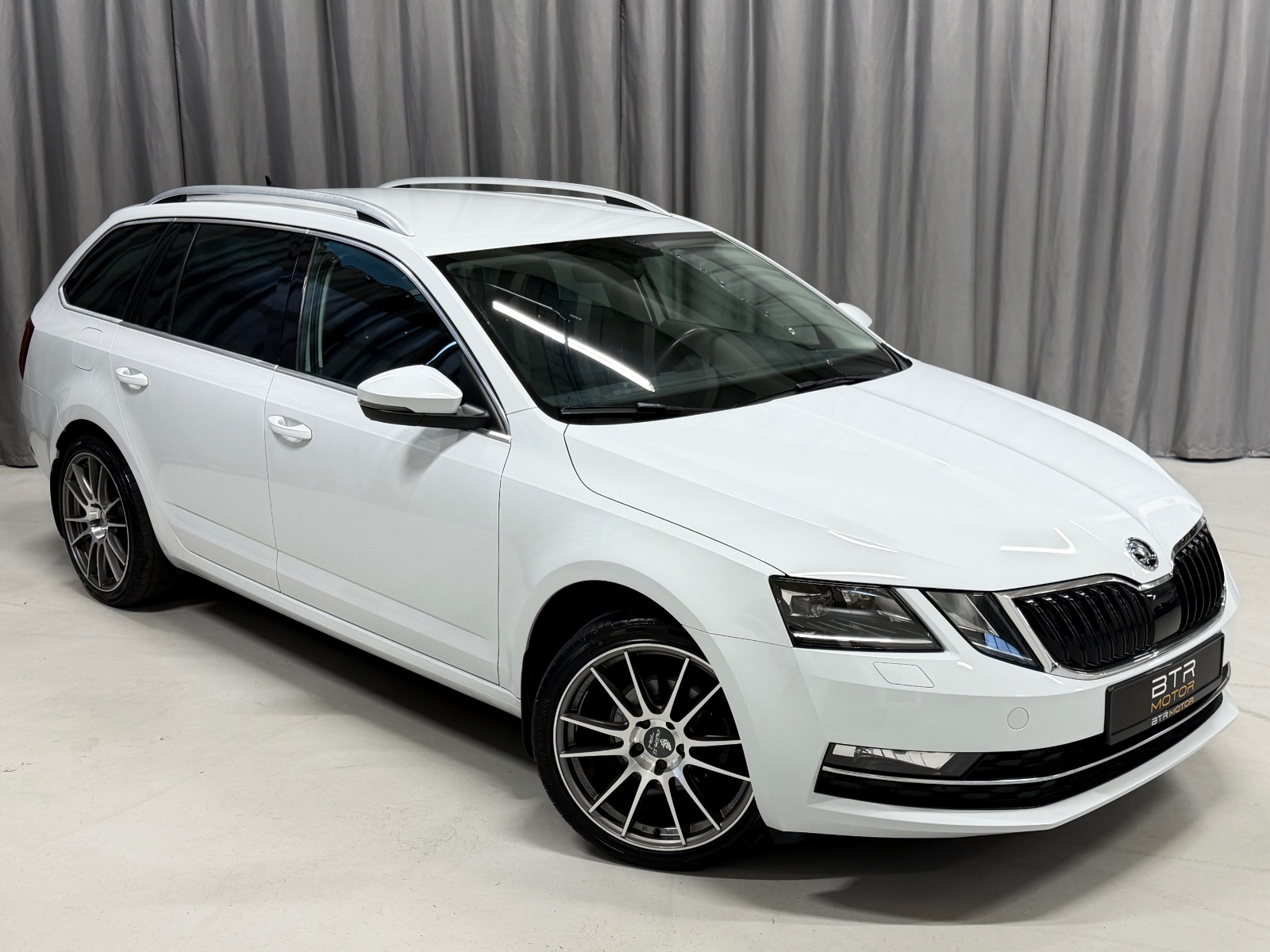 Skoda 2.0 TDI 150HK STYLE/4x4/WEBASTO/H.FESTE/ACC/NAVI/R.KAM 2019 8